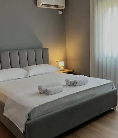 Apartment Bee 3-city Center Retreat Tirana