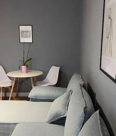 Apartment Bee 3-city Center Retreat Tirana
