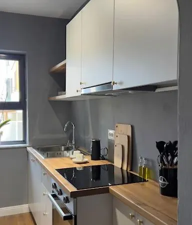 Apartment Bee 3-city Center Retreat
